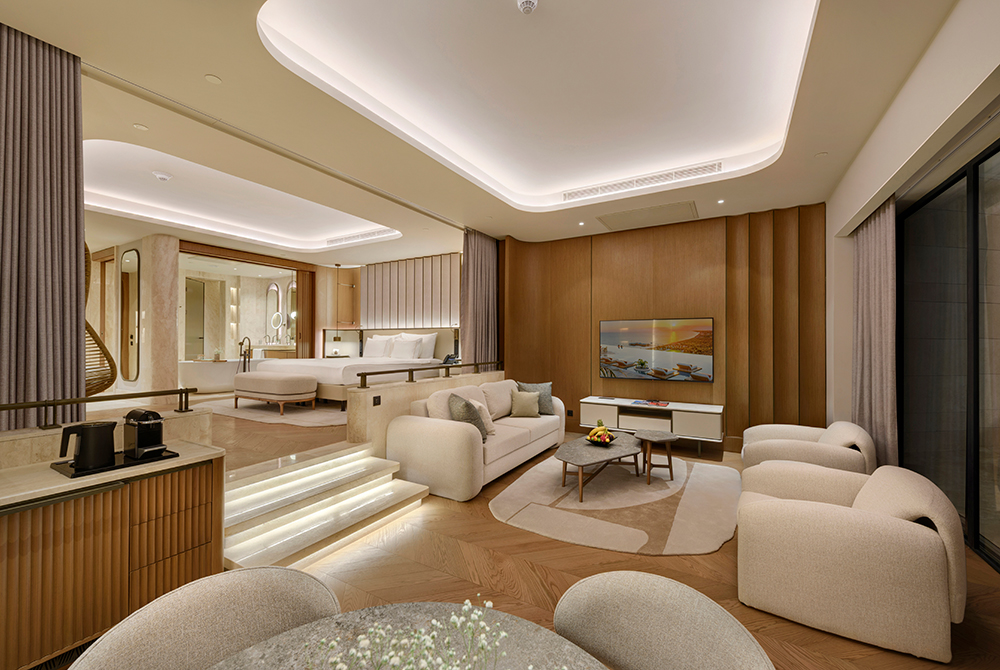 Regnum The Crown Seascape Suite (2)