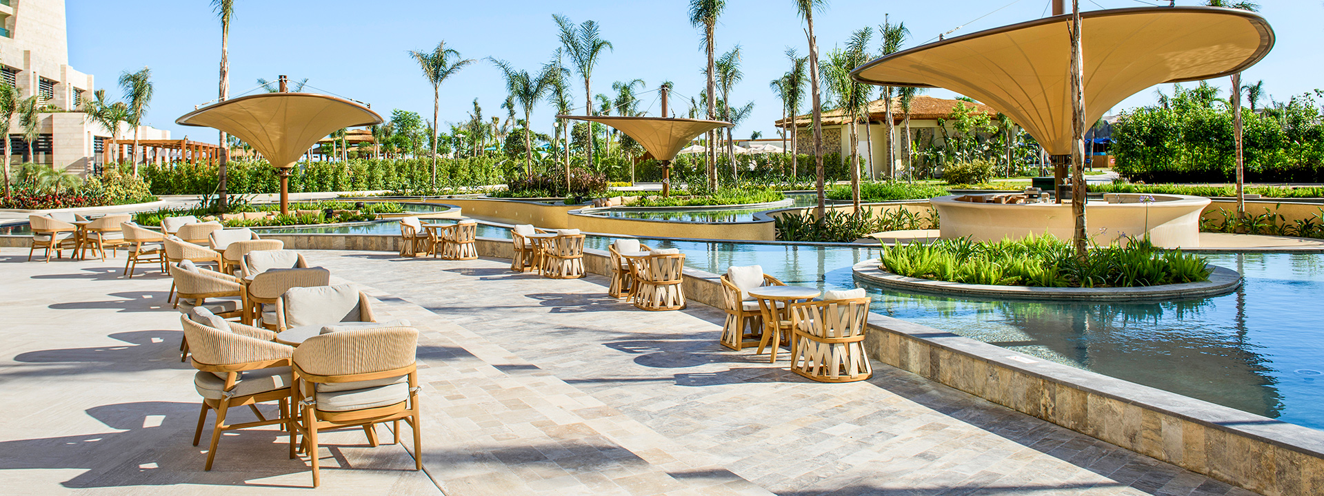 REGNUM THE CROWN Luna Bar Banner