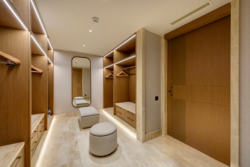 Regnum The Crown Panaromic Suite (24)