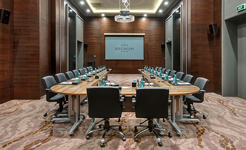 Regnum Carya Laurus Card